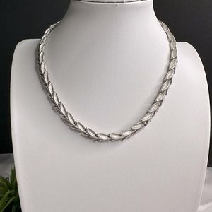 Designer Vintage Estate Signed Trifari Silver Tone Leaves Necklace